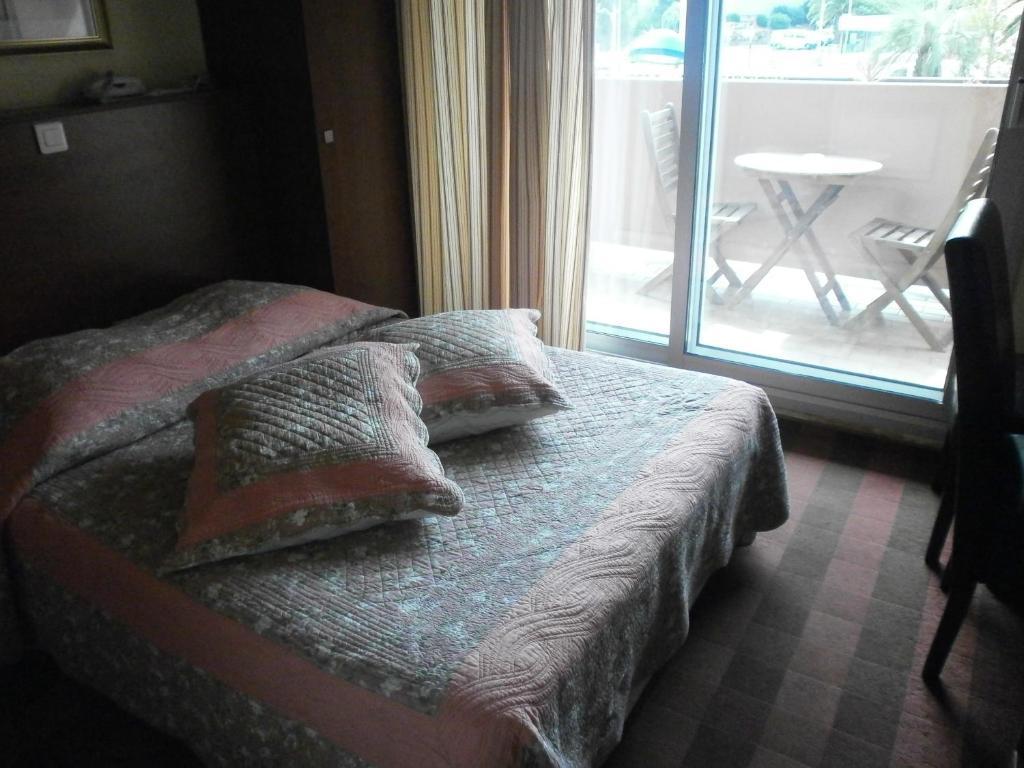Hotel Maya กาวาแลร์-ซูร์-แมร์ ห้อง รูปภาพ